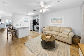 114 Carillon Market St Unit 409, Panama City Beach, FL 32413