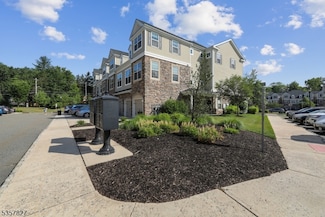 502 Lopez Ln, Morris Plains, NJ 07950