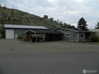 44 Bonaparte Ave, Tonasket, WA 98855