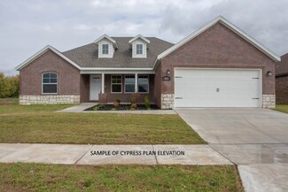 4633 W Triangle St, Fayetteville, AR 72704