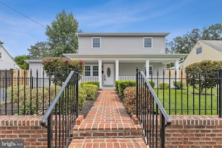 186 Lambert Dr, Manassas Park, VA 20111