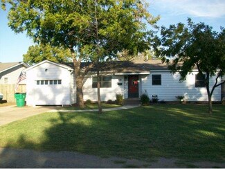 312 Sunnybrook Dr, Frederick, OK 73542
