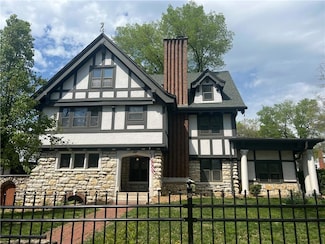420 E 37th St, Kansas City, MO 64109