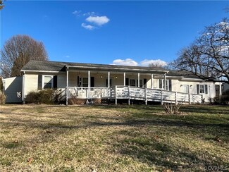 12809 N Enon Church Rd, Chester, VA 23836