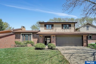 2306 S 72nd St, Lincoln, NE 68506