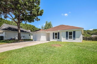 1704 Falcon Cove Ln, Hanahan, SC 29410