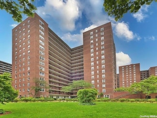 98-20 62nd Dr Unit 6 J, Rego Park, NY 11374