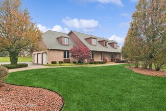 33 Mark Dr, Hawthorn Woods, IL 60047