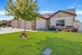 2791 Whispering Pine Dr, Twin Falls, ID 83301