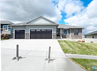 2613 S Galena Ave, Sioux Falls, SD 57110