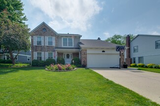 112 Northwoods Ln, Bloomingdale, IL 60108