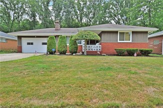 2887 Beal St NW, Warren, OH 44485