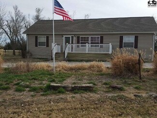 110 Illinois St, Little River, KS 67457
