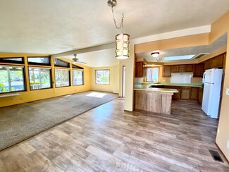 63737 Cascade Village Dr Unit 75, Bend, OR 97701