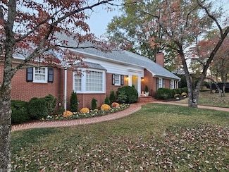 403 Weaver Dr, Lexington, NC 27292