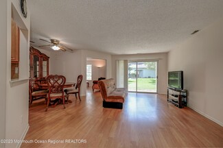 493 Bayberry Ct Unit 132, Englishtown, NJ 07726