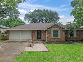 2920 Tangle Oaks Ct, Bedford, TX 76021
