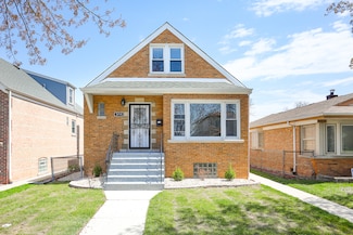 5719 S Menard Ave, Chicago, IL 60638