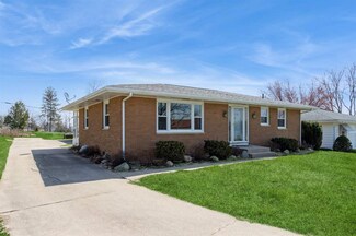 2027 Hughes Dr SW, Cedar Rapids, IA 52404