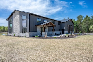 W5613 37th St, New Lisbon, WI 53950