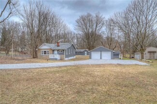 3495 Highspire Dr, Barberton, OH 44203