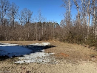 128 Oak Tree Dr, Mocksville, NC 27028
