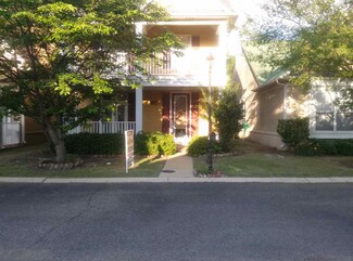 1418 Down River Dr, Memphis, TN 38103