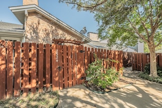 2524 Shady Ridge Dr, Bedford, TX 76021