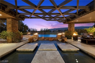 11 Golden Sunray Ln, Las Vegas, NV 89135