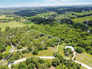 275 Old Lexington Rd, Elgin, TX 78621