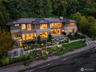 4911 NE Laurelcrest Ln, Seattle, WA 98105