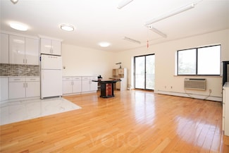 147-45 Barclay Ave Unit 5B, Flushing, NY 11355