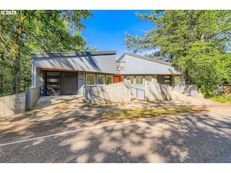 4300 SW Hewett Blvd, Portland, OR 97221