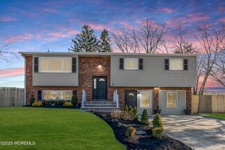 2 Chelsea Ct, Neptune, NJ 07753