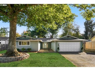 184 Canemah Rd, Oregon City, OR 97045