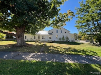 5 Knight St, Silver Creek, NY 14136