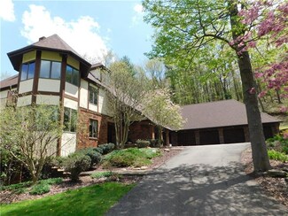 135 Spring Hollow Dr, Apollo, PA 15613