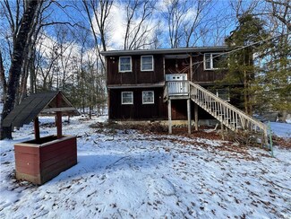 754 Clubhouse Dr, East Stroudsburg, PA 18302