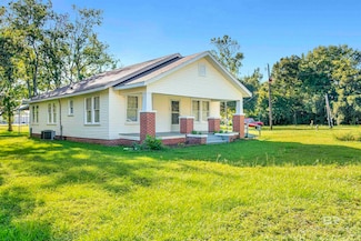 109 Armstrong Ave, Bay Minette, AL 36507