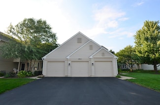 2843 Rutland Cir Unit 201, Naperville, IL 60564