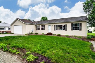 9828 N Lincoln Rd, Syracuse, IN 46567