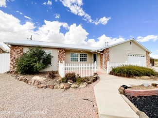 1301 Plum Tree Cir, Bloomfield, NM 87413