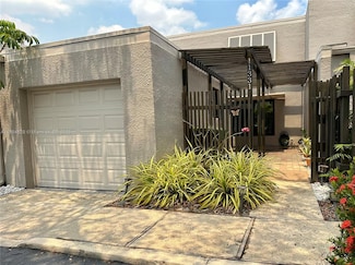 11331 NW 15th Ct, Pembroke Pines, FL 33026