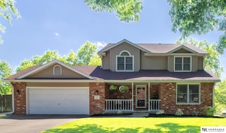 5803 Woodstock Ave, Lincoln, NE 68512