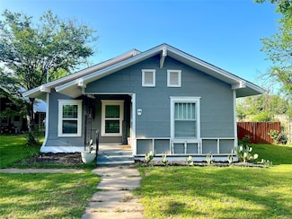 415 E Akard St, Weatherford, TX 76086