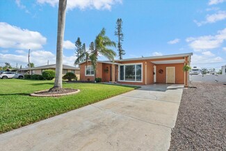 2704 Bayshore Gardens Pkwy, Bradenton, FL 34207