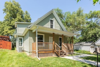 6212 Lake St, Omaha, NE 68104