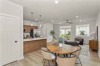 254 NW Waverly Dr, Waukee, IA 50263