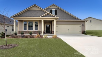 116 Silverthorne Ct, Hendersonville, NC 28792