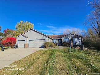 231 Kathy Cir Unit 43, Linden, MI 48451